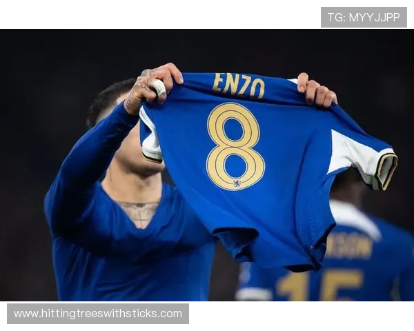 恩佐比赛稳定性提升，运动表现持续强劲引发广泛关注